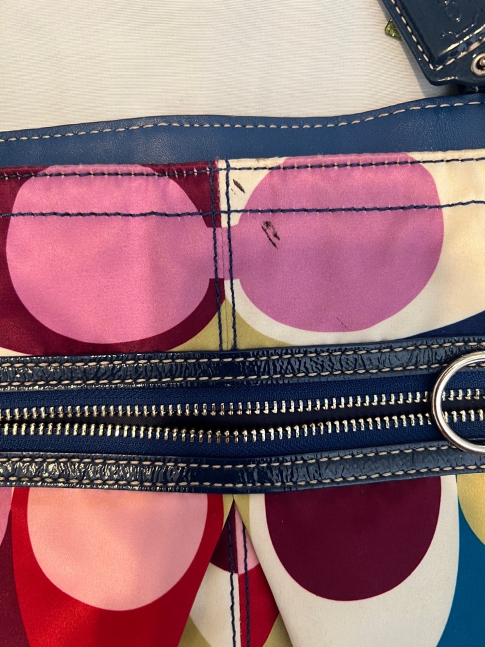 Coach signature Toto tote blue trim clean inside minimal signs of wear outside - Picture 11 of 15